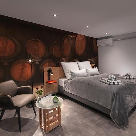 Weinmotel Simon 1 A 알제나우인운터프랑켄 외부 사진