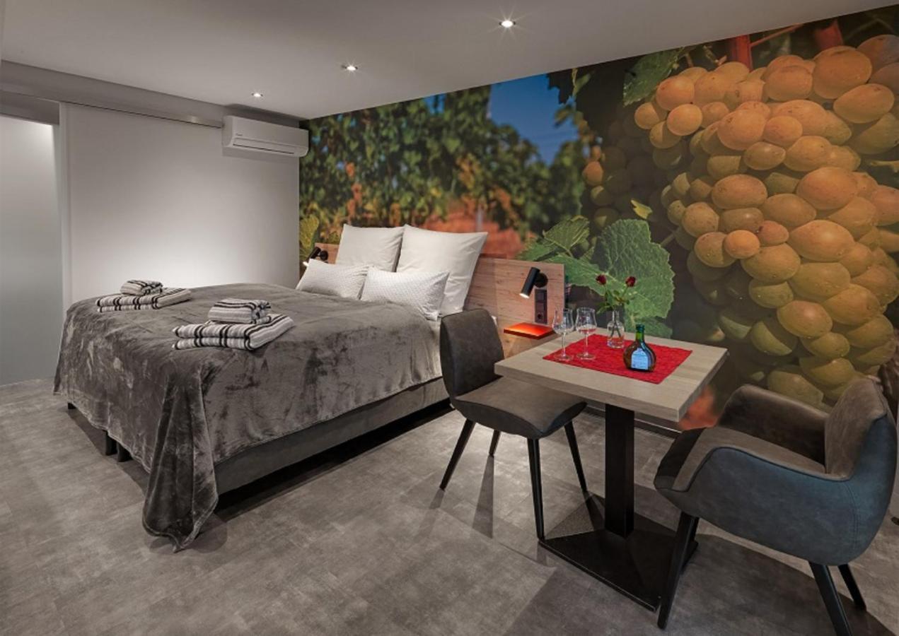 Weinmotel Simon 1 A 알제나우인운터프랑켄 외부 사진